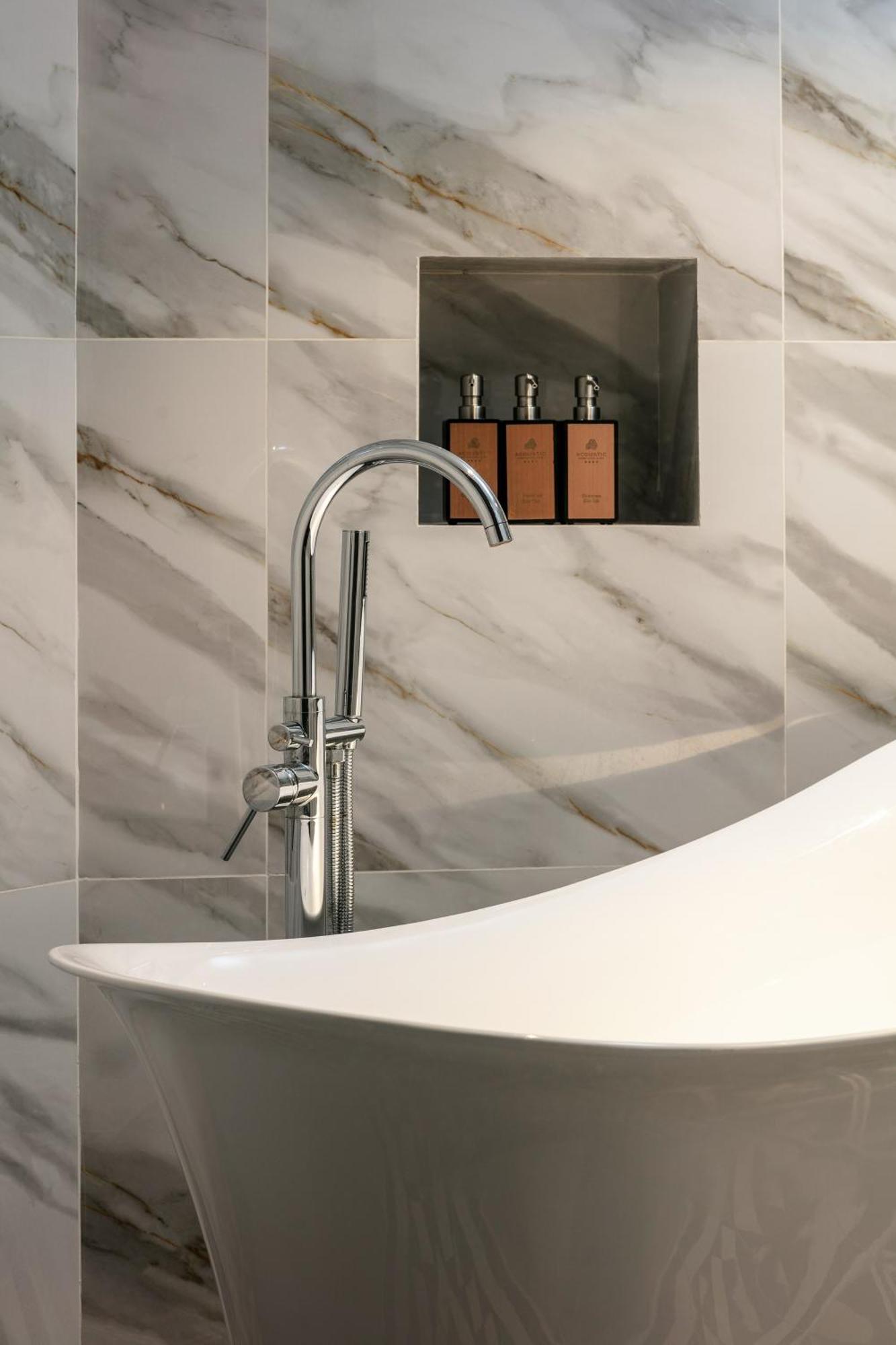 Acoustic Premium Hotel & Spa Ханой Экстерьер фото